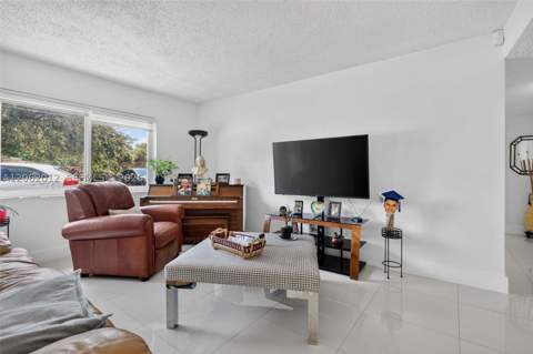 17200 NE 15th Ave, North Miami Beach FL - photo 9 of 44