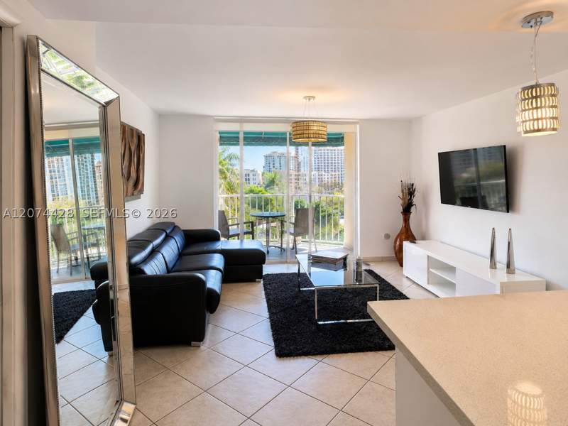 1 bedroom Condominium at 19701 E Country Club Dr 5605, The Yacht Club At Aventur, Aventura — photo 3