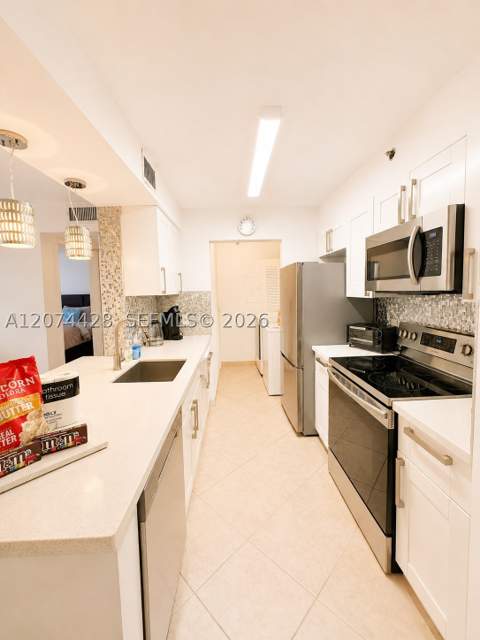19701 E Country Club Dr 5605, Aventura FL - photo 8 of 37