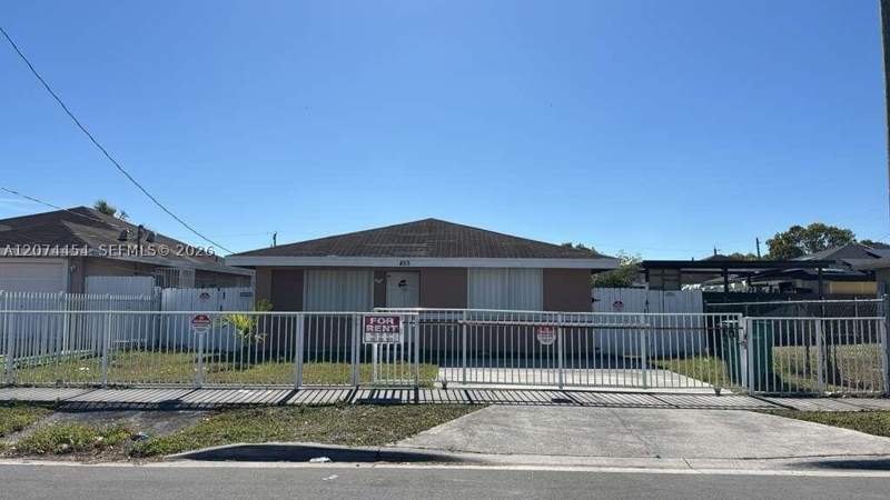 3 bedroom SingleFamilyResidence at 455 NW 14th St, Washington Park, Florida City — photo 2