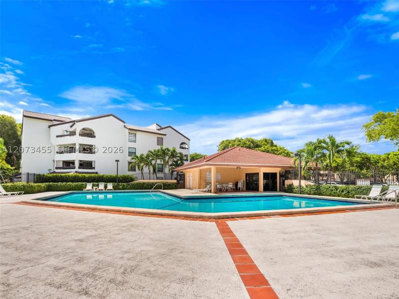 2 bedroom Condominium at 9255 SW 125th Ave 310-R, Kenland Pointe Condo IV, Miami — photo 2