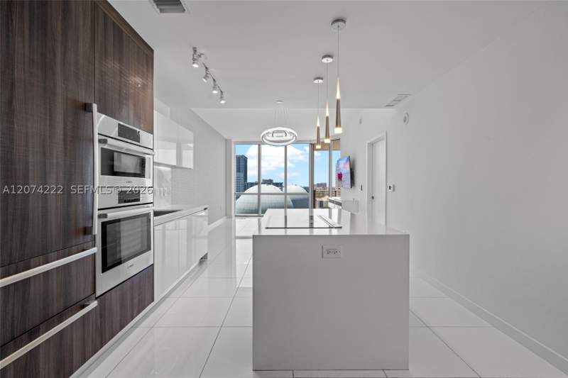 1 bedroom Condominium at 851 NE 1st Ave 1506, Paramount Miami Worldcent, Miami — photo 5