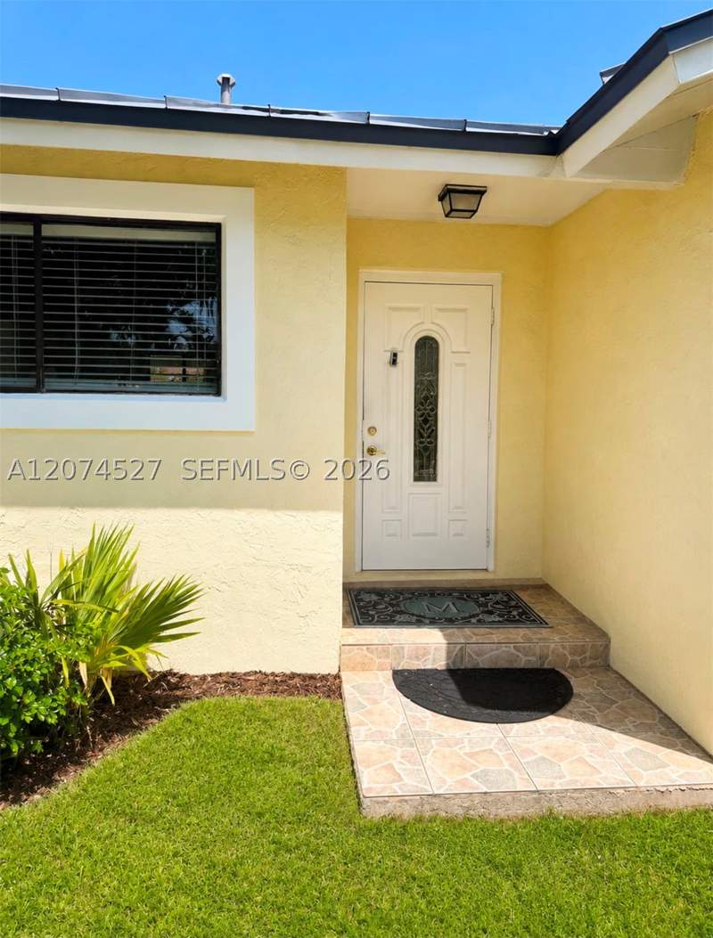 3 bedroom SingleFamilyResidence at 27726 SW 132nd Ct, Sunny Day Homes Sec 1, Homestead — photo 2