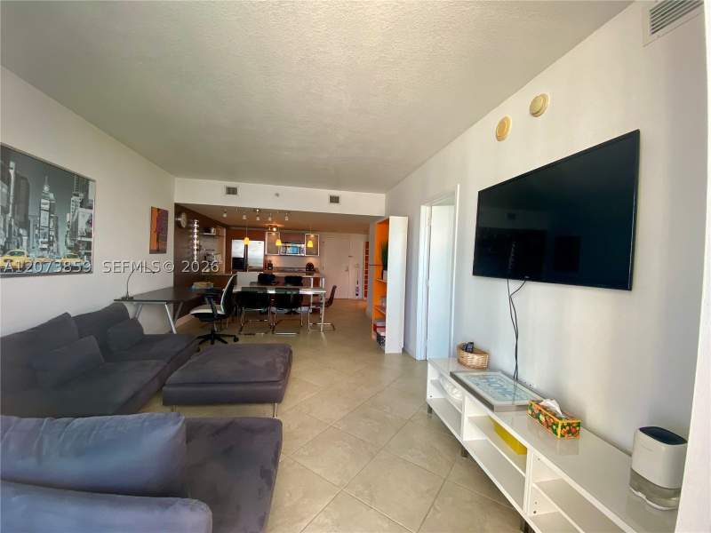 1 bedroom Condominium at 185 SW 7th St 1607, Latitude On The River Con, Miami — photo 2