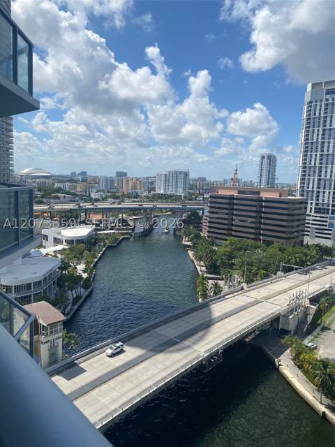 185 SW 7th St 1607, Miami FL - photo 6 of 11