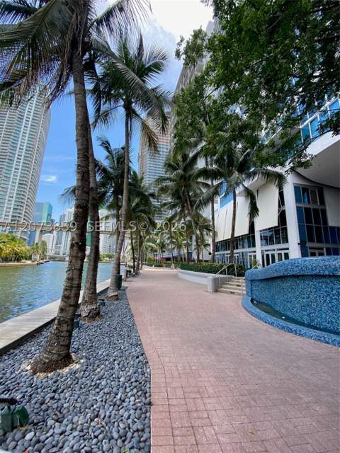185 SW 7th St 1607, Miami FL - photo 9 of 11