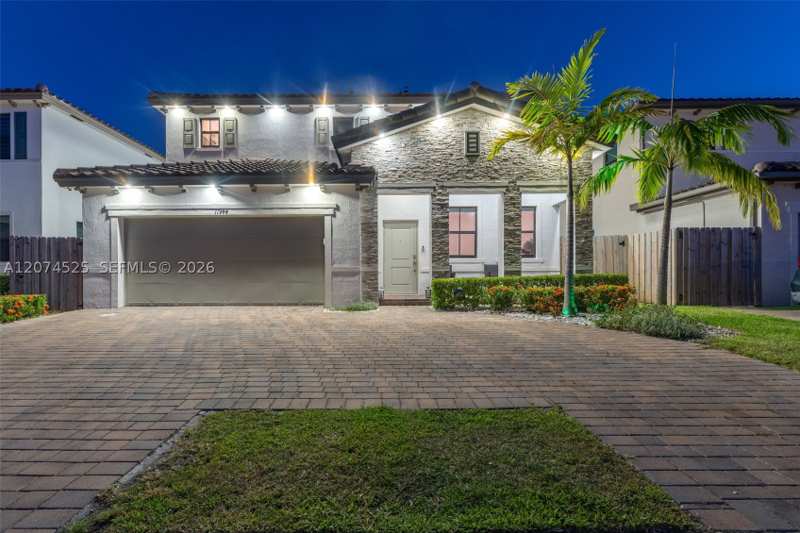5 bedroom SingleFamilyResidence at 11944 SW 240th St, Estates At Silver Palm, Homestead — photo 1