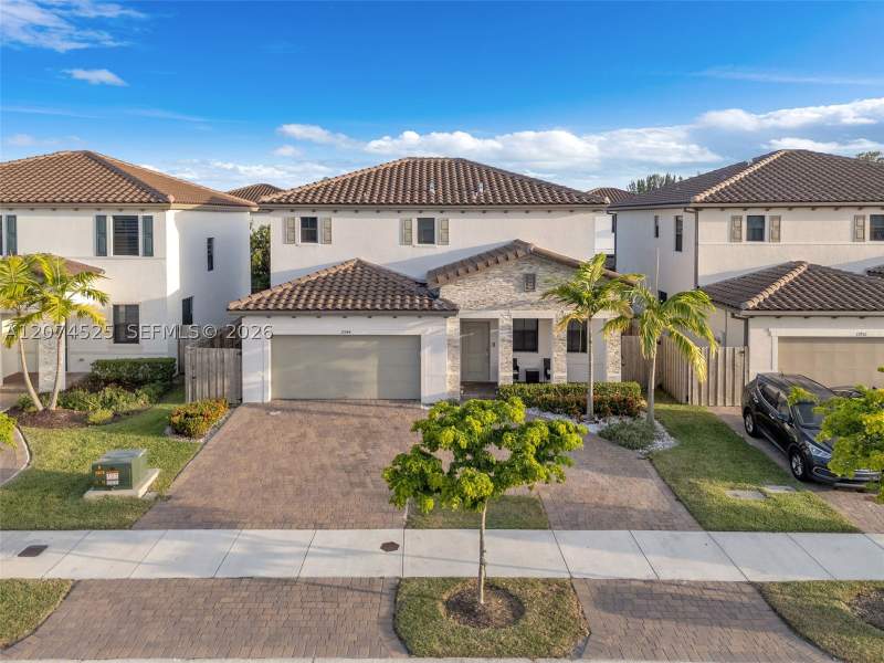 5 bedroom SingleFamilyResidence at 11944 SW 240th St, Estates At Silver Palm, Homestead — photo 2