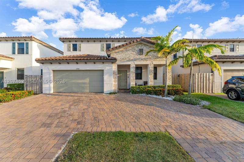 5 bedroom SingleFamilyResidence at 11944 SW 240th St, Estates At Silver Palm, Homestead — photo 3