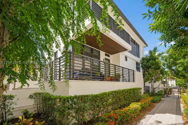 4 bedroom SingleFamilyResidence at 8267 NW 48th St, Downtown Doral South Phas, Doral — photo 1