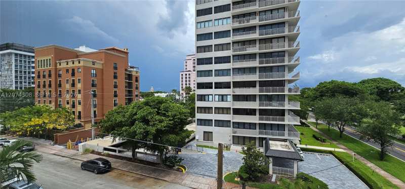 2 bedroom Condominium at 650 Coral Way 404, Gables Way Condo, Coral Gables — photo 1