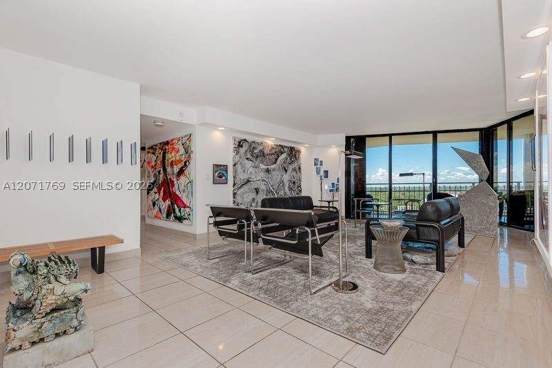 3 bedroom Condominium at 1000 Quayside Terrace 1901, Towers Of Quayside Condo, Miami — photo 2