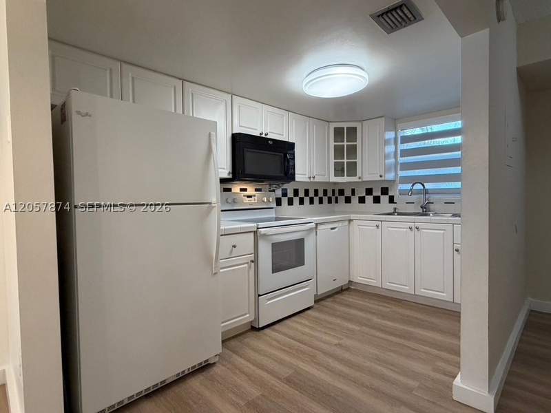 1 bedroom Condominium at 30 NW 87th Ave C201, Park East Condo, Miami — photo 2