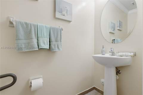 9033 W 33rd Avenue, Hialeah FL - photo 13 of 27