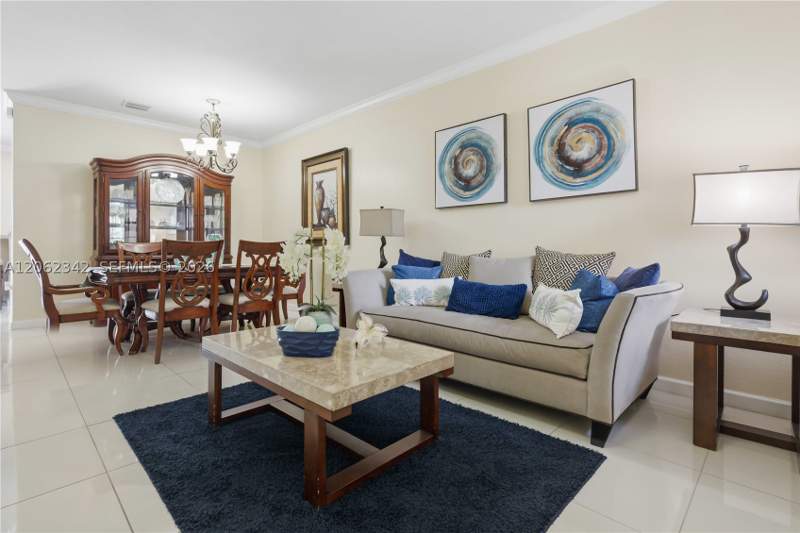 3 bedroom Townhouse at 9033 W 33rd Avenue, Bellagio, Hialeah — photo 4