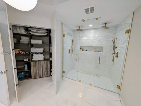 17301 Biscayne Blvd 1501, North Miami Beach FL - photo 9 of 31