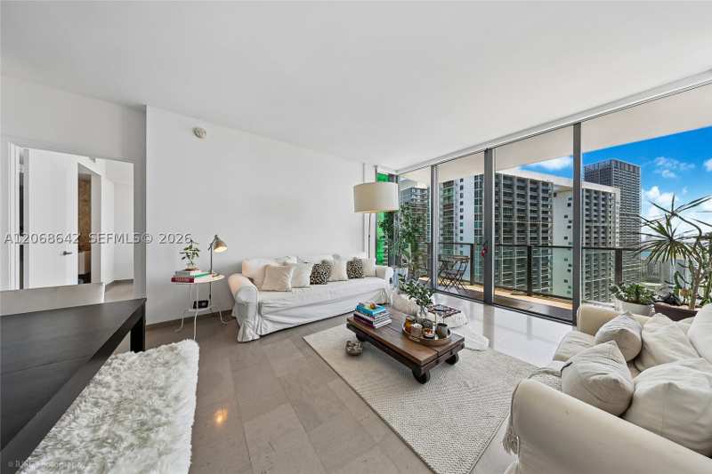 2 bedroom Condominium at 68 SE 6th St 2909, Reach Condo, Miami — photo 1
