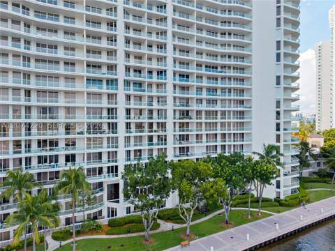 7000 Island Blvd 609, Aventura FL - photo 7 of 53