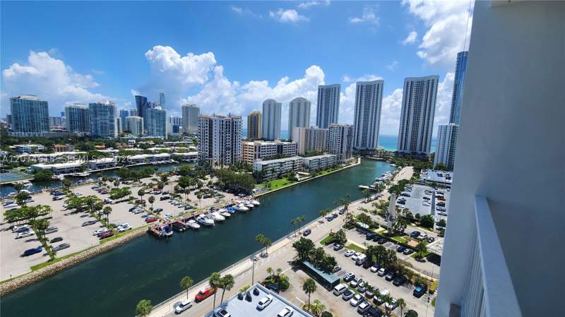 1 bedroom Condominium at 500 Bayview Dr 1725, Arlen House West Condo, Sunny Isles Beach — photo 2