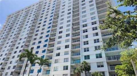 500 Bayview Dr 1725, Sunny Isles Beach FL - photo 21 of 25