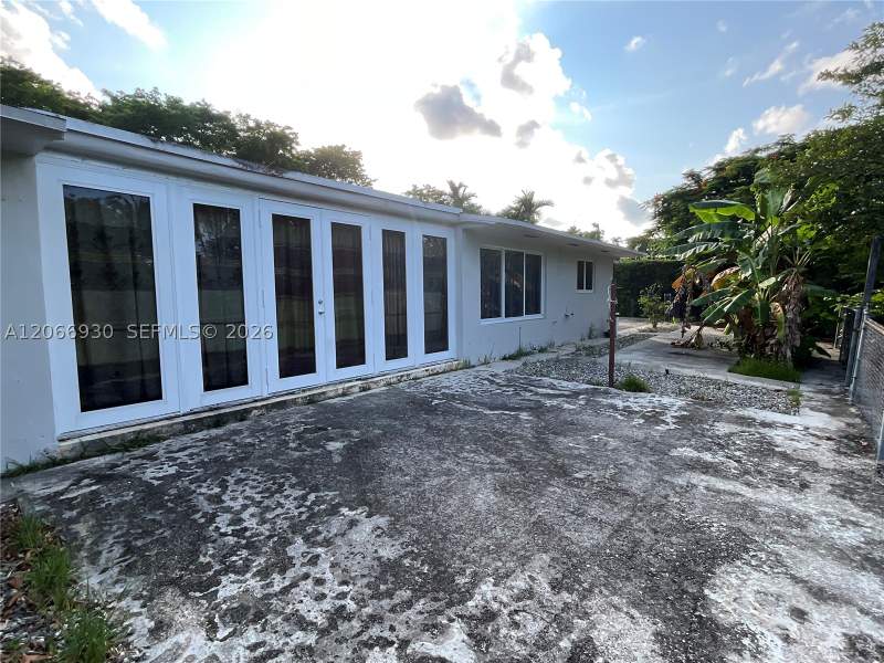3 bedroom SingleFamilyResidence at 12325 NE 2nd Ct, Baumgartner Sub, North Miami — photo 5