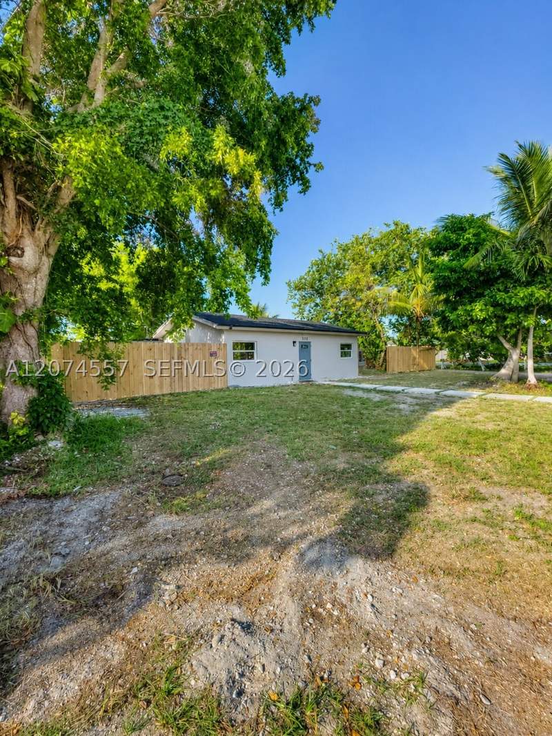3 bedroom SingleFamilyResidence at 980 NW 13th St, Newport, Homestead — photo 2