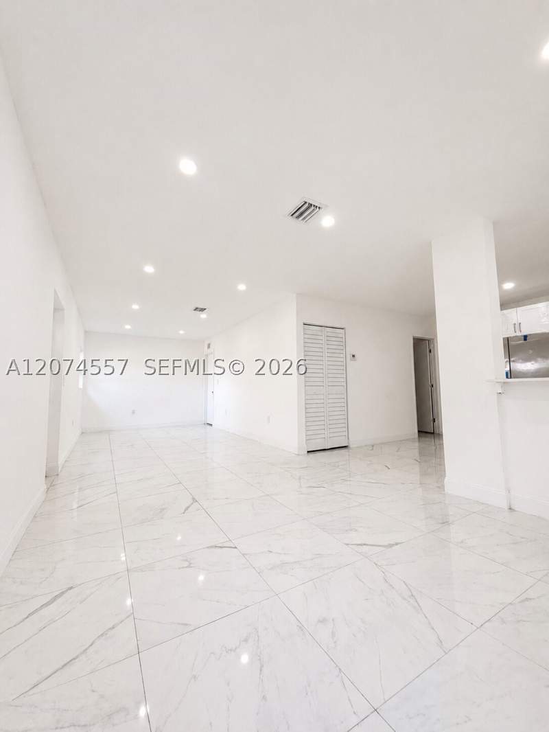 3 bedroom SingleFamilyResidence at 980 NW 13th St, Newport, Homestead — photo 3