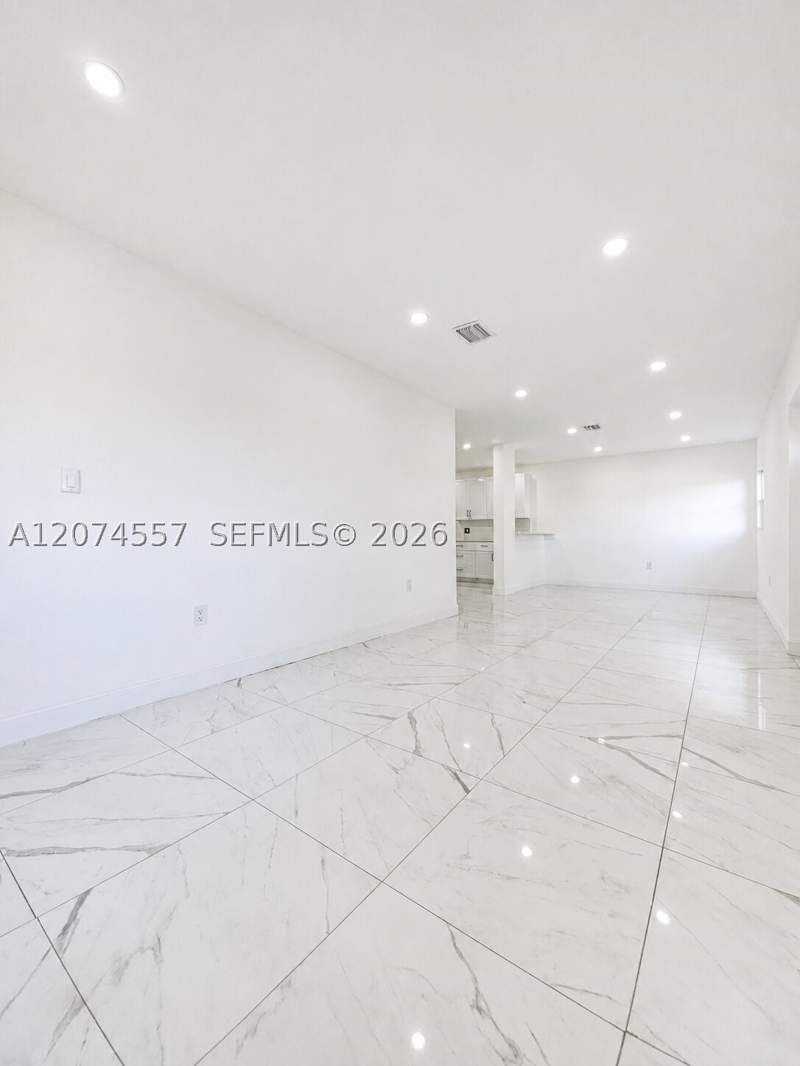 3 bedroom SingleFamilyResidence at 980 NW 13th St, Newport, Homestead — photo 4
