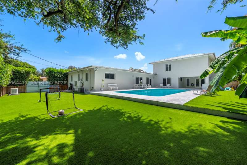 5 bedroom SingleFamilyResidence at 831 NE 109th St, Amd Pl Griffing Biscayne, Biscayne Park — photo 1