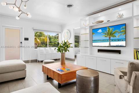 831 NE 109th St, Biscayne Park FL - photo 10 of 67