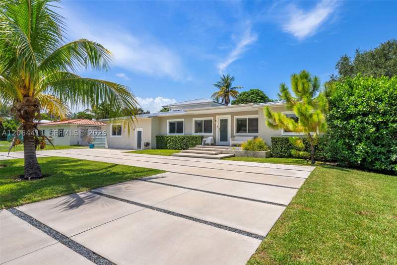 5 bedroom SingleFamilyResidence at 831 NE 109th St, Amd Pl Griffing Biscayne, Biscayne Park — photo 4