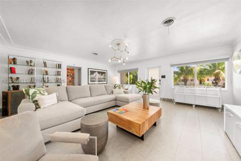 831 NE 109th St, Biscayne Park FL - photo 7 of 67