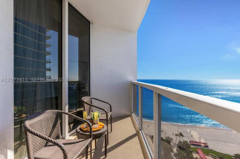 1 bedroom Condominium at 18001 Collins Ave 1514, Trump International Sones, Sunny Isles Beach — photo 1