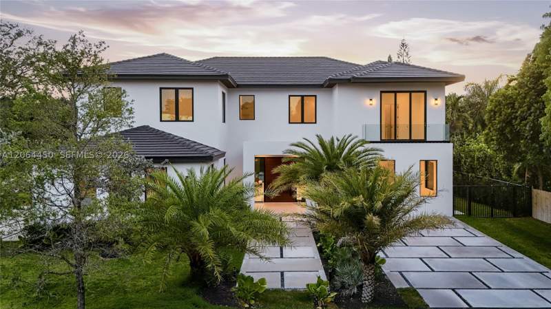 6 bedroom SingleFamilyResidence at 9840 SW 73rd Ct, Hillmont, Pinecrest — photo 5