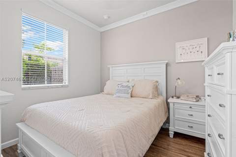 1034 NE 30th Ave, Homestead FL - photo 11 of 35