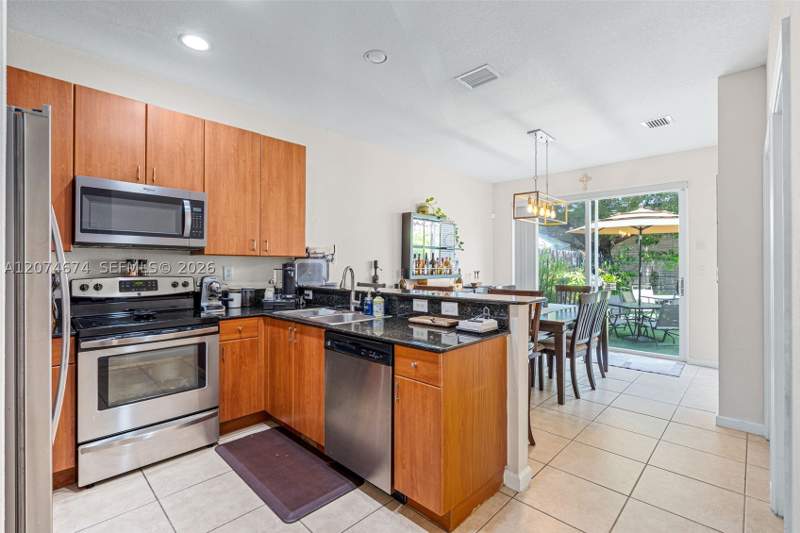 4 bedroom Townhouse at 1034 NE 30th Ave, Villas At Portofino East, Homestead — photo 5