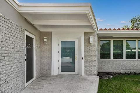 8901 Hawthorne Ave, Surfside FL - photo 11 of 16