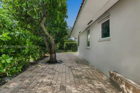 8901 Hawthorne Ave, Surfside FL - photo 16 of 16