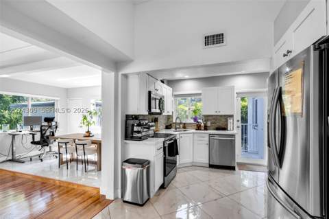 8911 N Miami Ave, El Portal FL - photo 12 of 32