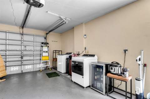 8911 N Miami Ave, El Portal FL - photo 22 of 32