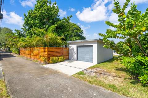 8911 N Miami Ave, El Portal FL - photo 23 of 32