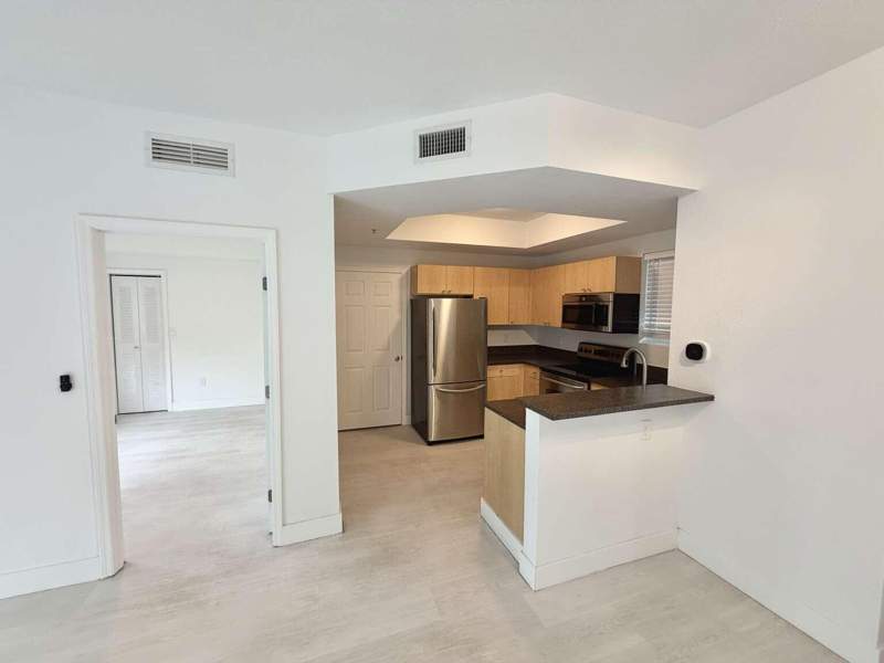 1 bedroom Condominium at 7516 NE 1 Avenue 302, Le Terrace Condo, Miami — photo 3