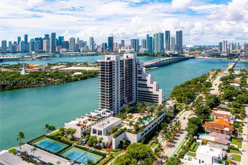 5 bedroom Condominium at 1000 Venetian Way 301/303, One Thousand Venetian Way, Miami — photo 1