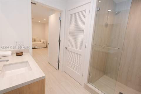 2411 Laguna Circle 1704, North Miami FL - photo 17 of 59