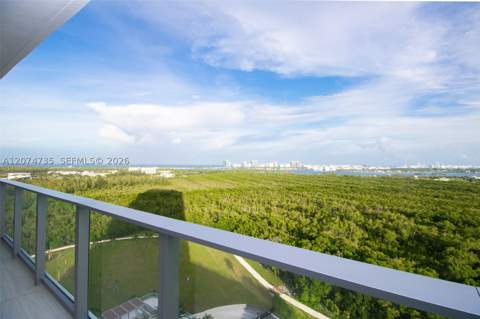 2411 Laguna Circle 1704, North Miami FL - photo 23 of 59