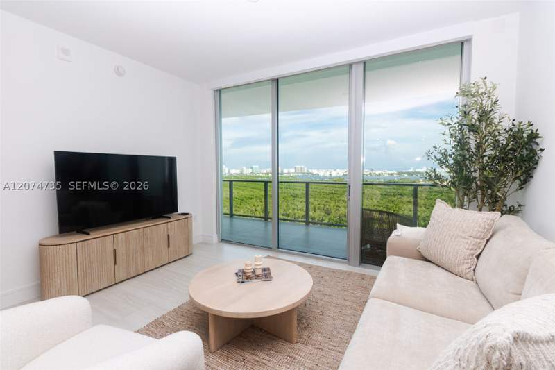 1 bedroom Condominium at 2411 Laguna Circle 1704, One Park Tower, North Miami — photo 5