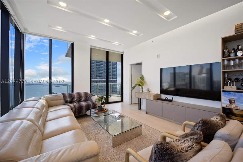 3 bedroom Condominium at 1010 Brickell Ave 4701, 1010 Brickell Condo, Miami — photo 4