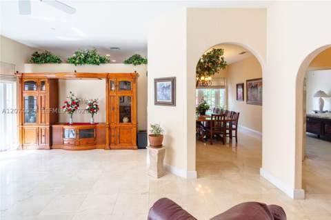 10564 NW 57th St, Doral FL - photo 14 of 76