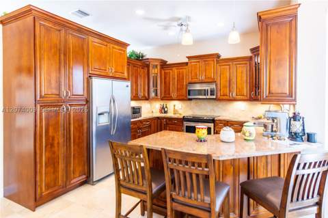 10564 NW 57th St, Doral FL - photo 18 of 76