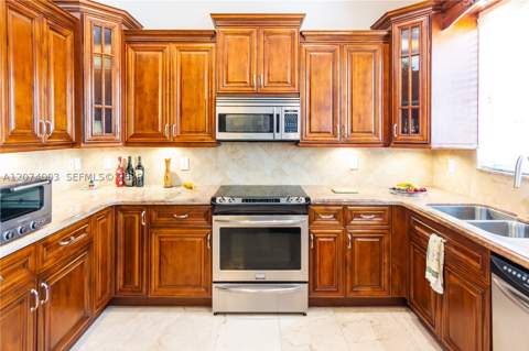 10564 NW 57th St, Doral FL - photo 21 of 76